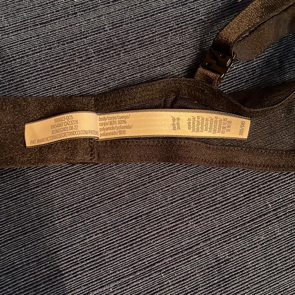 NWOT Victorias Secret 38D Star Pattern Push up bra adj straps with crossback - Picture 5 of 9
